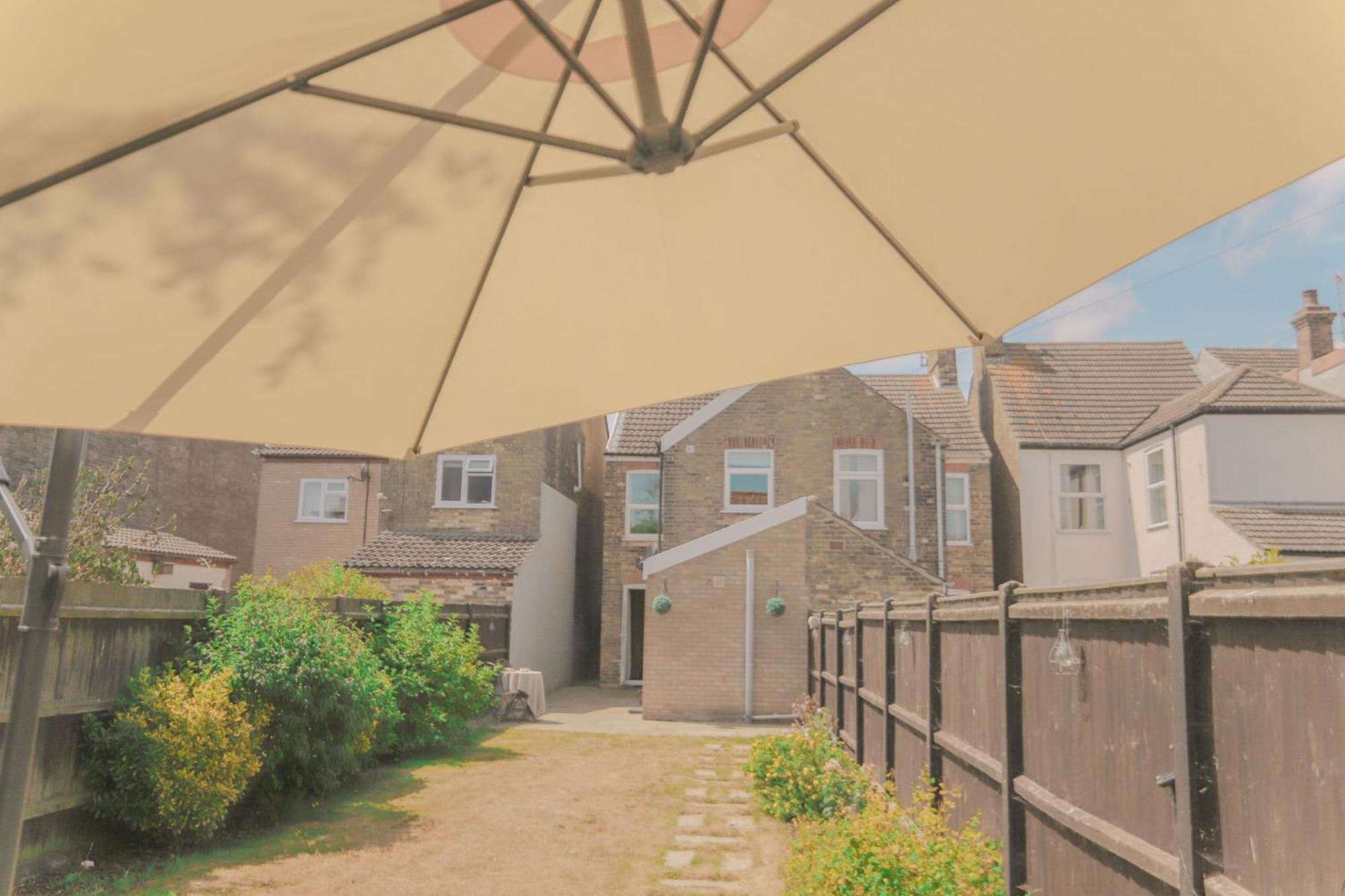 Modern Coastal Home Sleeping 5 - 2 Minute Walk To Pakefield Beach, Suffolk المظهر الخارجي الصورة
